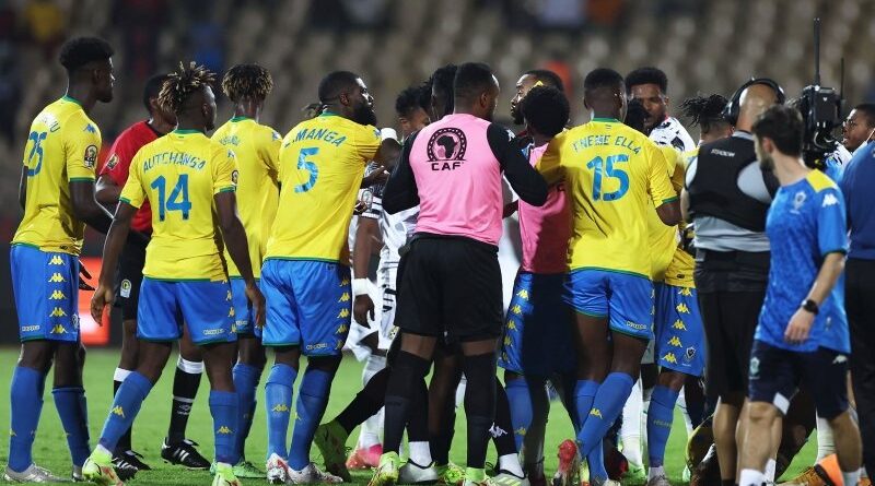 Afrika Uluslar Kupası'nda Büyük Kavga Birbirine Girdiler