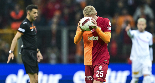 Galatasaray'da Victor Nelsson, eski formuna aratmıyor.